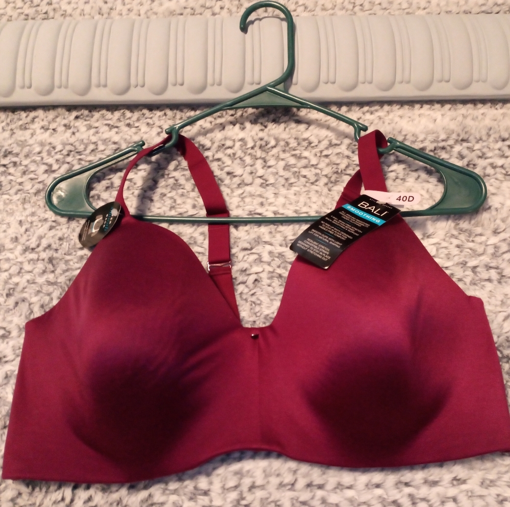 NWT! BALI Intimates Smoothing Bra - Picture 3 of 6